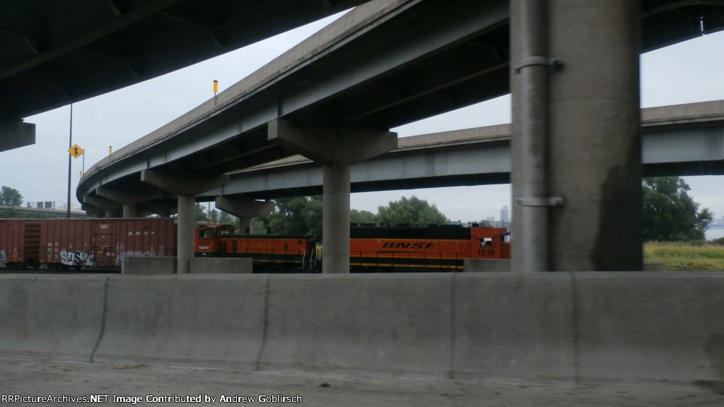 BNSF 1519 & GN 3411